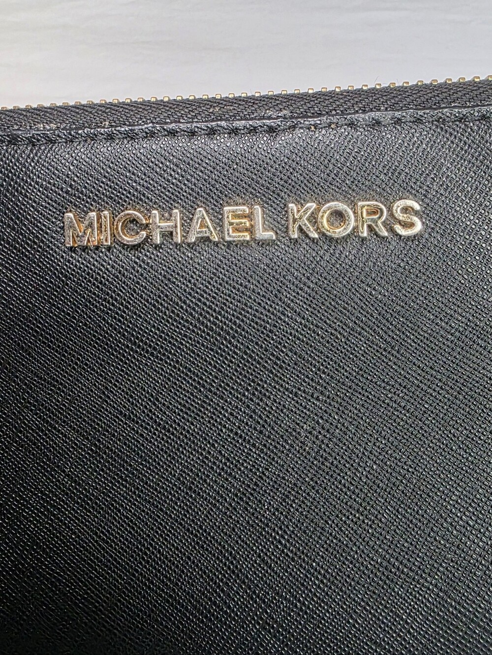 Michael Kors Black Saffiano Leather Zip Wallet with Gold Logo - Picture 4 of 15